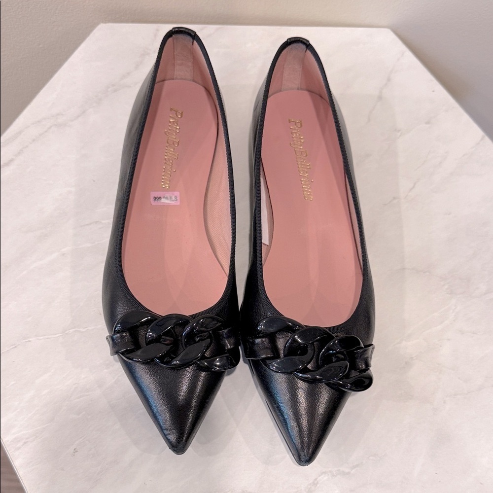 🔥Pretty Ballerinas Black Pointed Toe Flats with Chain Detail🔥